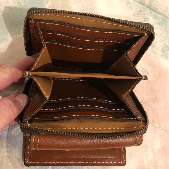 Patricia Nash Leather wallet. - Picture 2 of 4